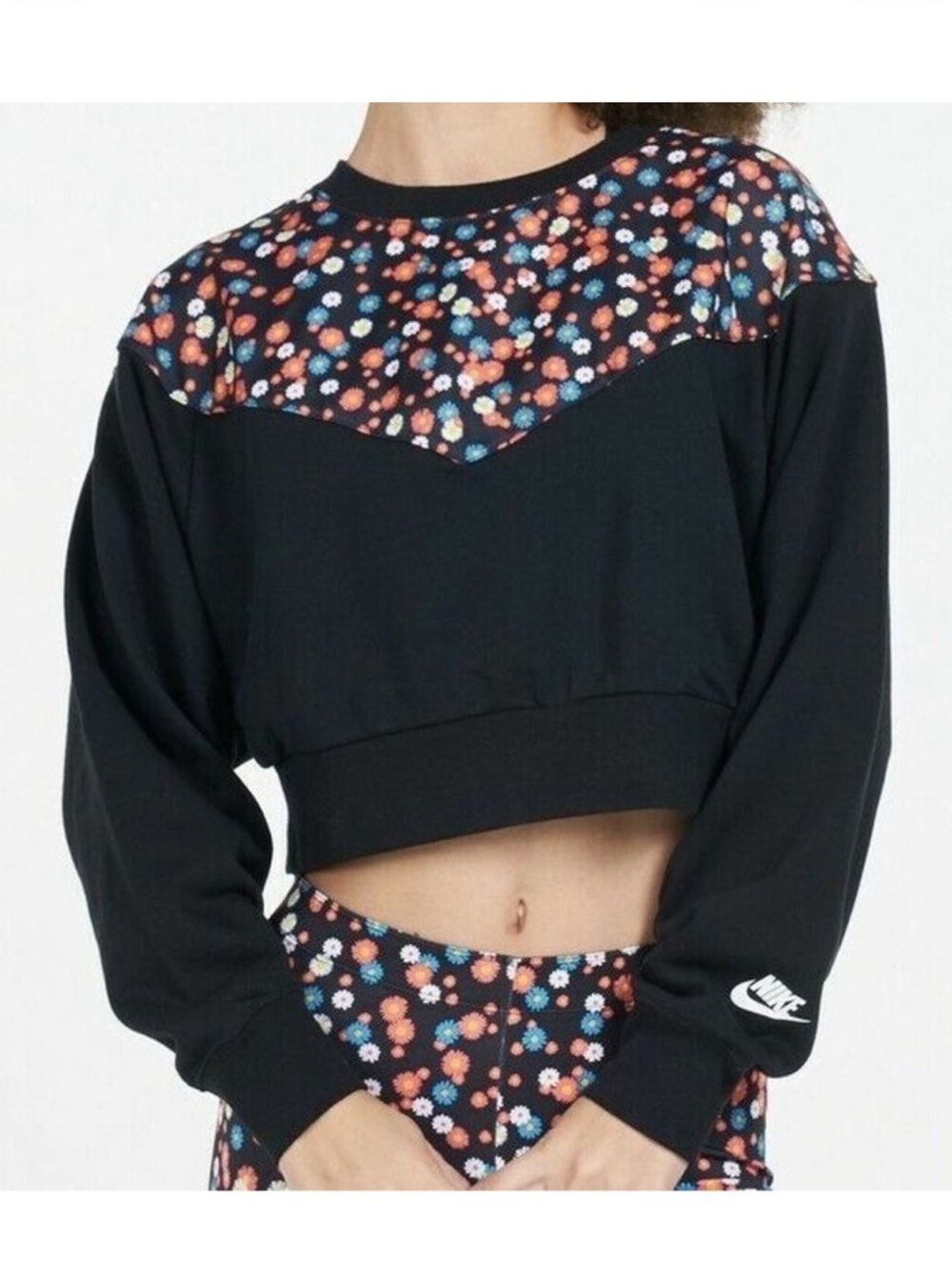 Nike Sports Heritage Floral Cropped Crew Neck